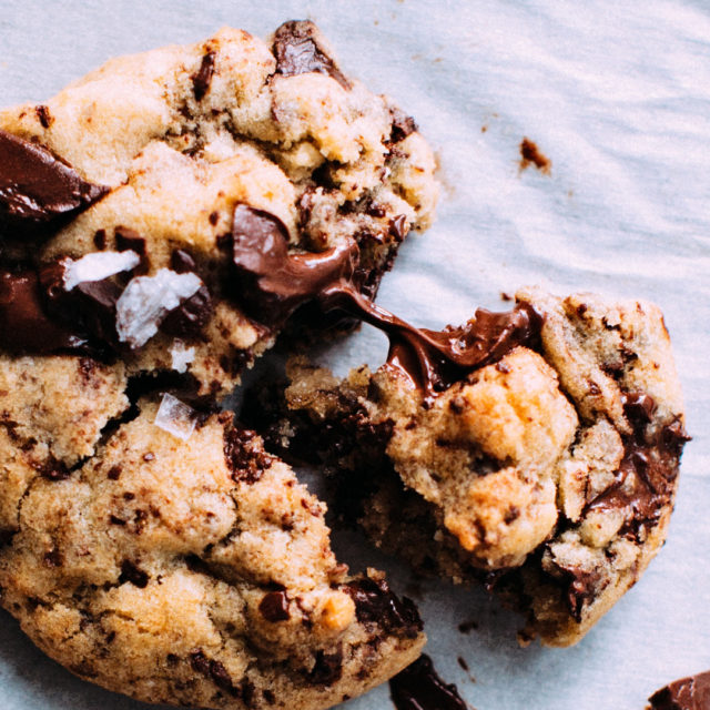 BEST-EVER CHOCOLATE CHIP COOKIES